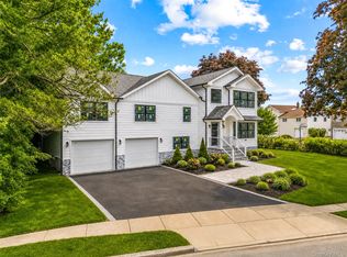 2 Circle Drive, Syosset, NY 11791