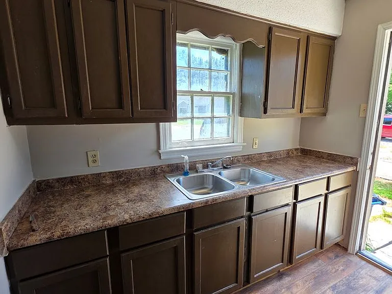 1808 Scottwood St — Photo 8