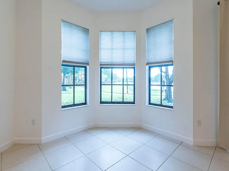 10283 Wellington Parc Dr — Photo 12