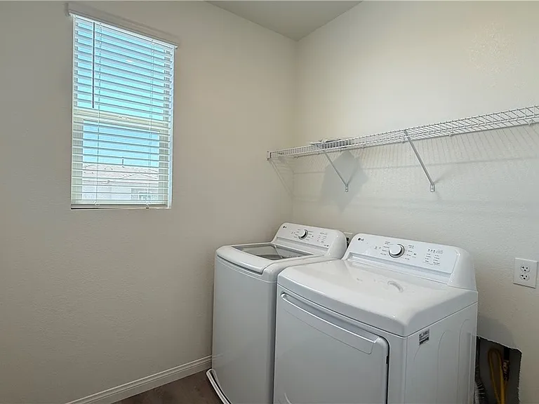1513 Bat Hawk St — Photo 28