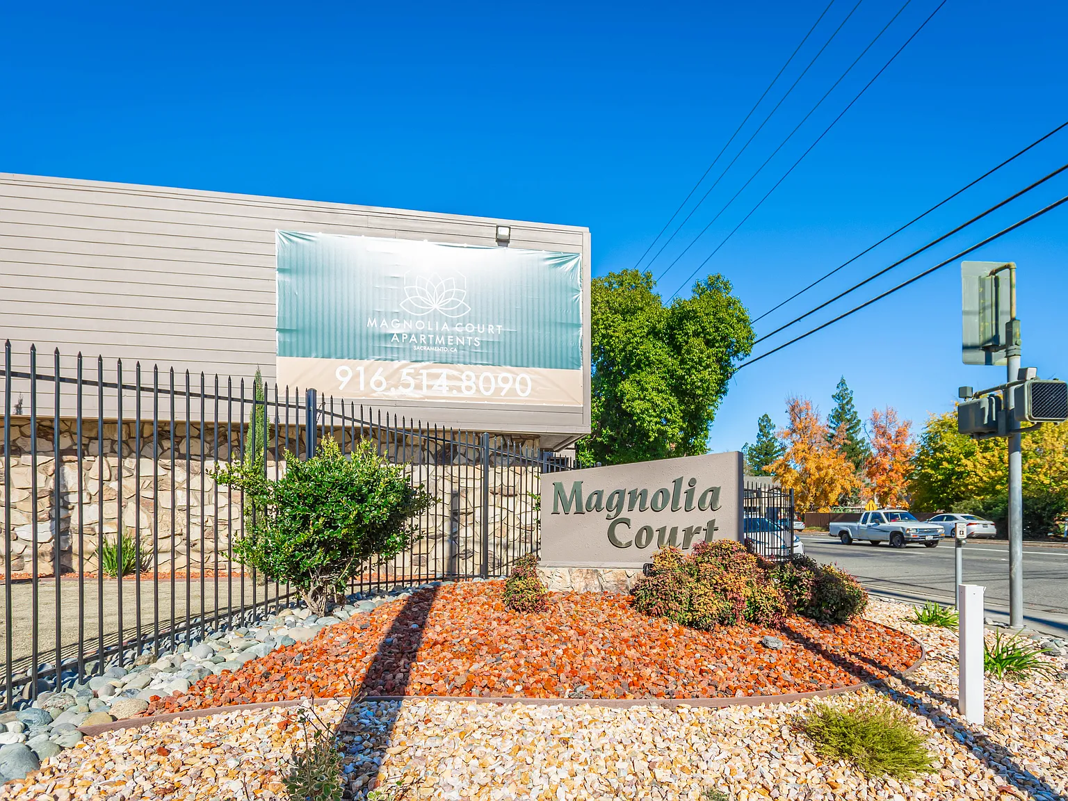 Magnolia Court — Photo 1