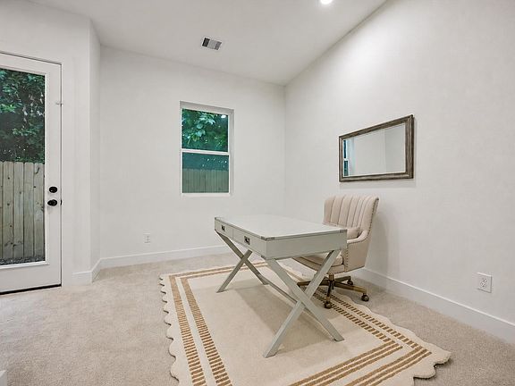 3rd image of 1032 Marcolin St