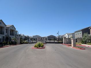 10944 N Blackberry Dr, Fresno, CA 93730