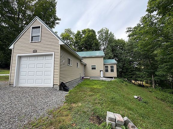 3rd image of 195 Bean St