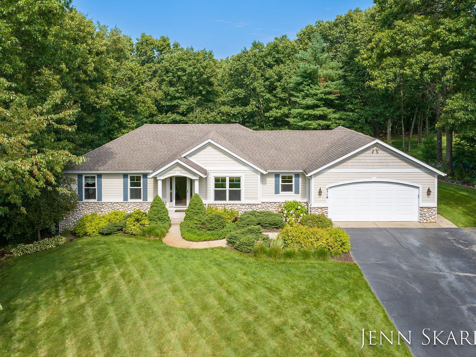 8718 Camelot Dr NE, Rockford, MI 49341 Zillow