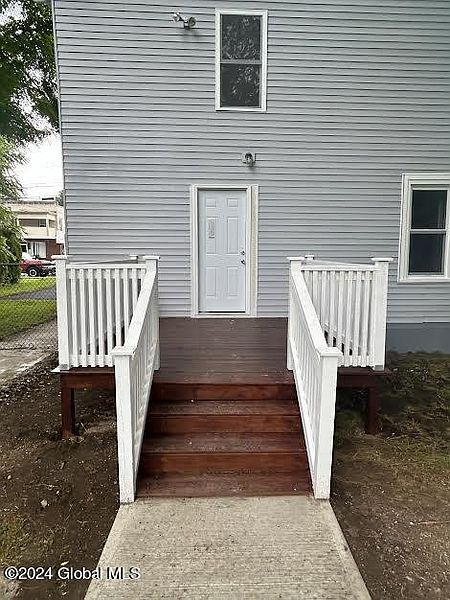 4th image of 20 Dix Avenue