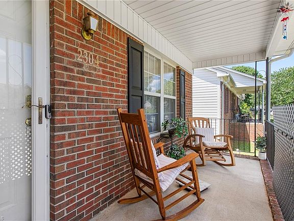 4th image of 2304 Blair Khazan Dr