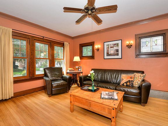 4th image of 8118 Hillcrest Dr