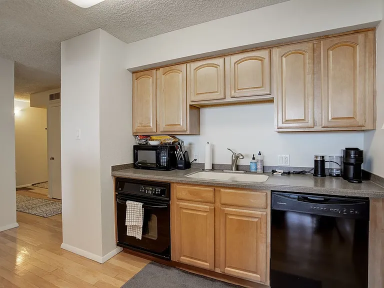 1020 15th St #23L — Photo 7