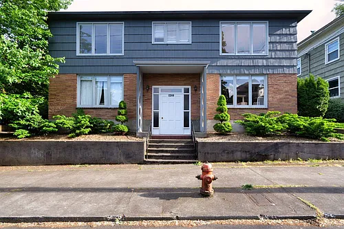 2244 NW Overton St Photo 1