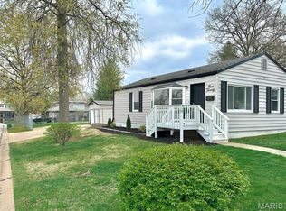920 Des Peres Dr, Saint Louis, MO