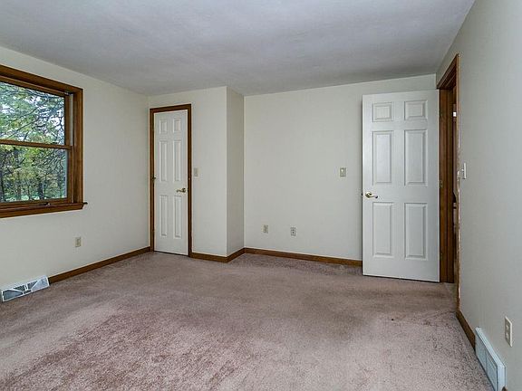 5th image of 425 Cleveland Blvd