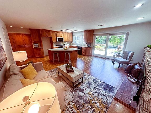 4th image of 4810 Wellington Park Dr