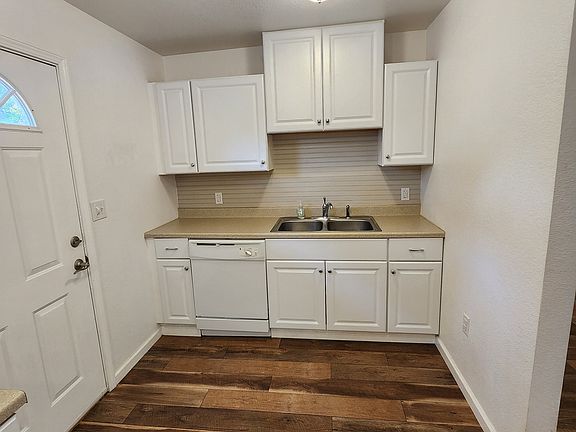 4th image of 317 McKinney Ave #B