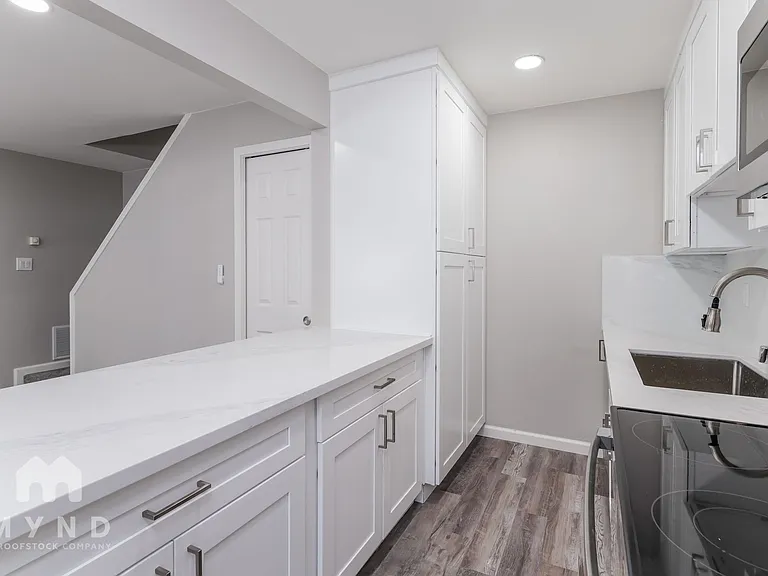 905 Carro Dr #2 — Photo 11