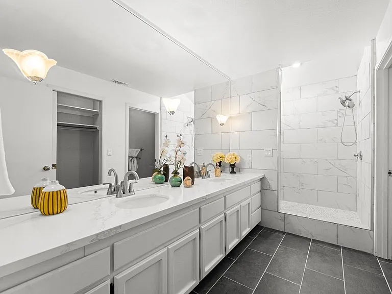 2042 University Park Dr — Photo 14