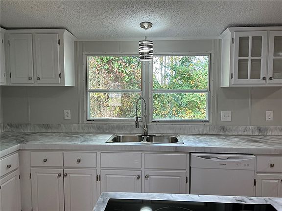 2nd image of 724 Woodmont Cir