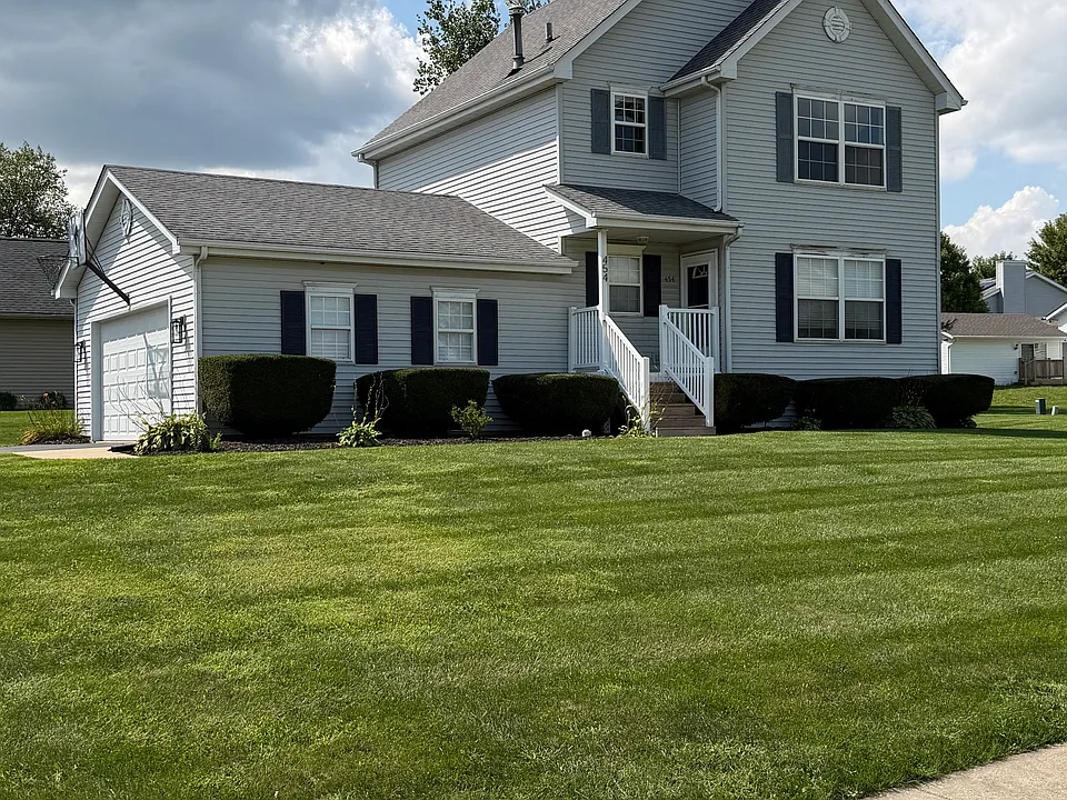 454 University Dr