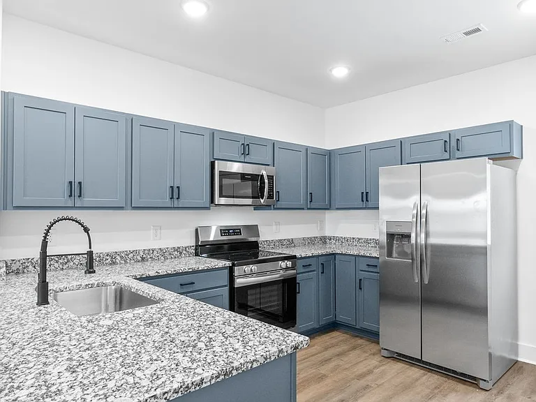 323 S Ridge Trl — Photo 9