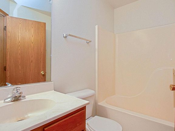 5th image of 211 S Kellogg Ave