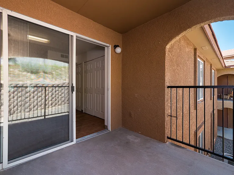 West Park Apartments — Photo 39