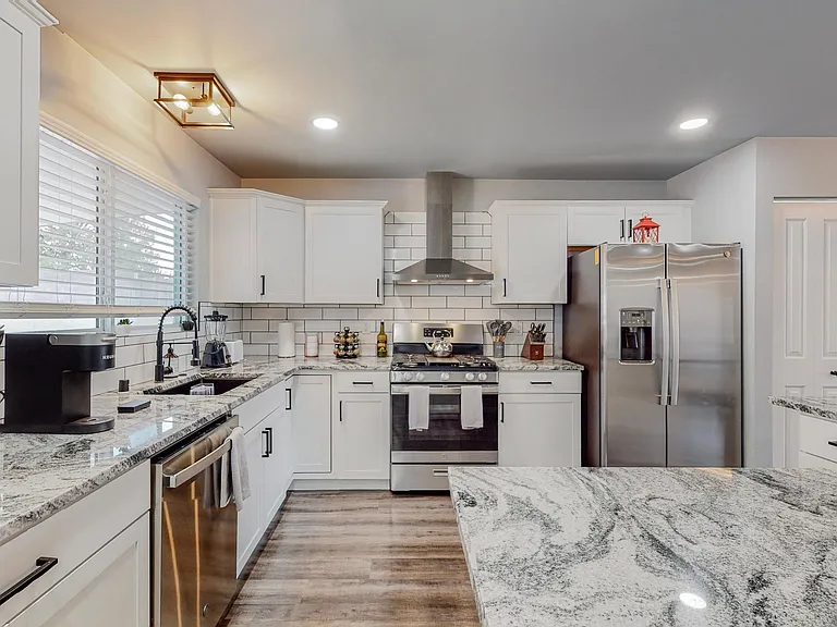 6830 Louisiana Blvd NE — Photo 19