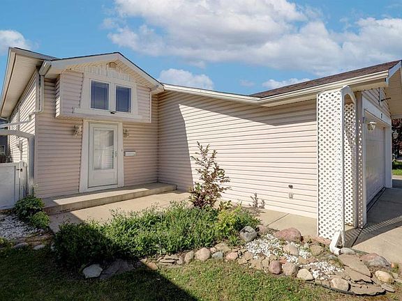 2nd image of 7 Canoe Close N