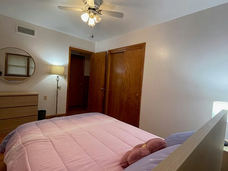 1501 W Foster Ave — Photo 4