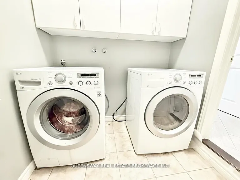 271 Ryerson Cres #1 — Photo 6