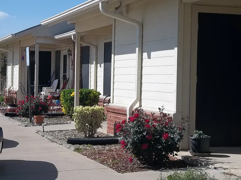 39 Circle Dr — Photo 1