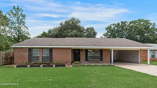 118 Village Green Dr Photo 1