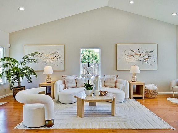 5th image of 7859 Creekline Dr