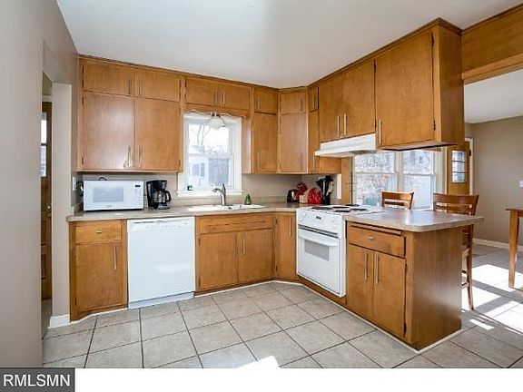 5th image of 2948 Zarthan Ave S