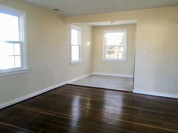 3rd image of 1007 New York Ave