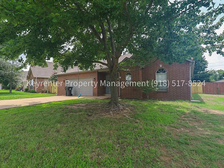 806 W 118th St S — Photo 2
