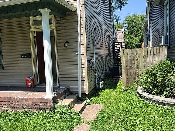 3rd image of 2251 Delmar Ave #3