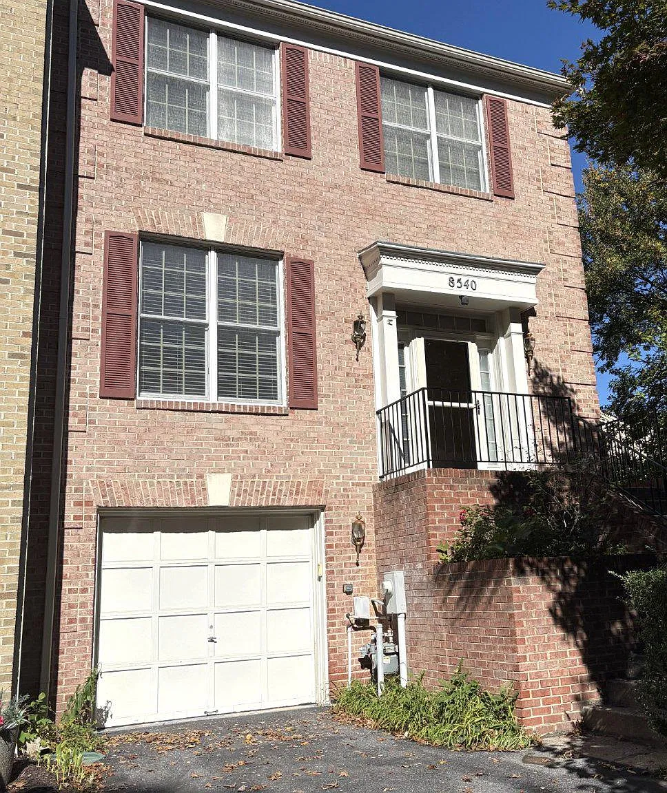 3 bed, 4.0 bath, 2576 sqft, $3,500 — Photo 1