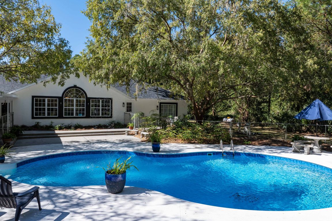 next background image