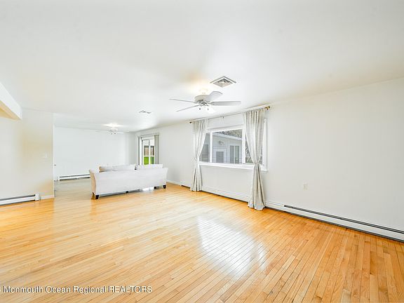 5th image of 8 Montreal Court
