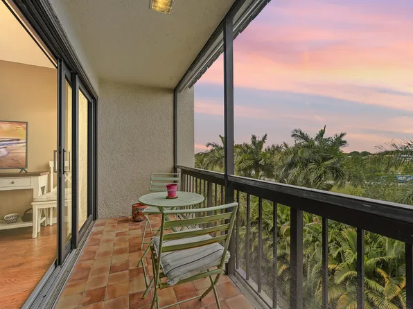3050 Presidential Way #403, West Palm Beach, FL 33401