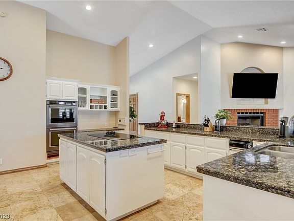 3rd image of 2200 Diamond Bar Dr