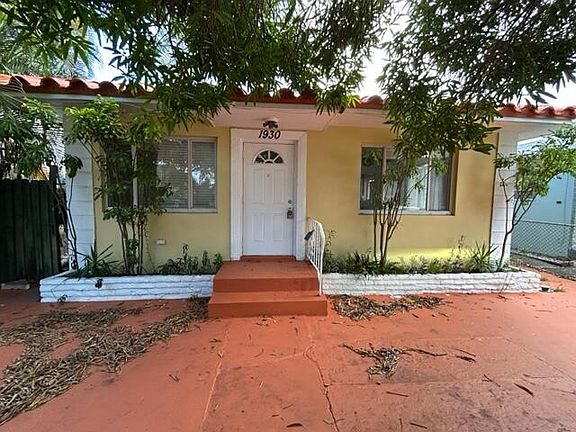 3rd image of 1930 PIERCE Street #1-4