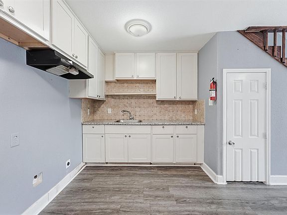 4th image of 11375 Allwood St