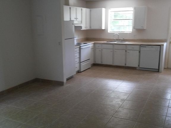 2nd image of 2565 88th Ave