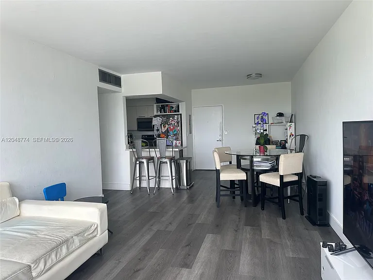 7441 Wayne Ave #6B — Photo 14