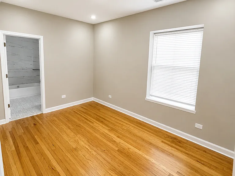 3 bed, 2.0 bath, 1250 sqft, $2,200 — Photo 7