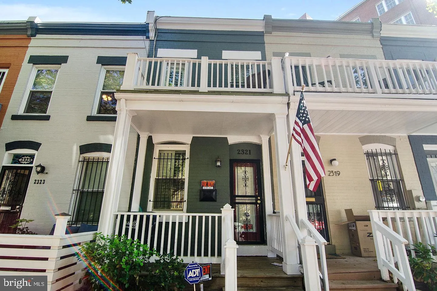2 bed, 1.5 bath, 920 sqft, $3,750 — Photo 1