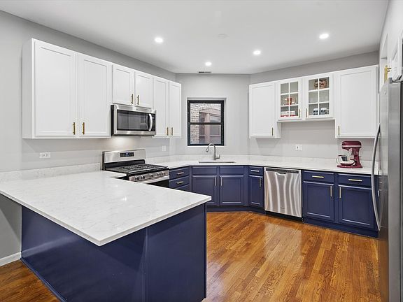 2nd image of 4748 N Magnolia Ave APT 2S