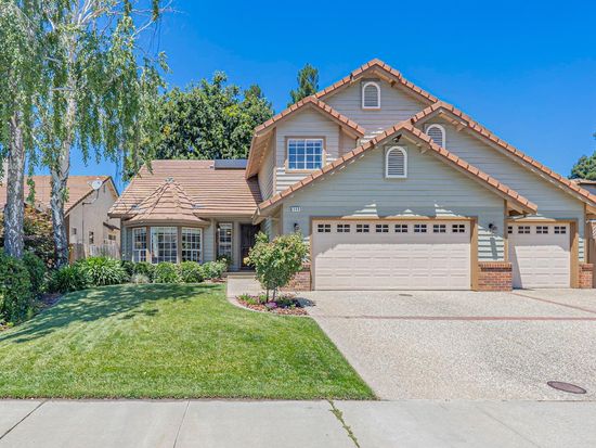 380 Fountain Way, Dixon, CA 95620