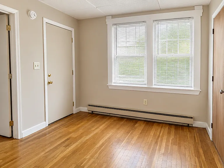 35 Clyde St — Photo 3